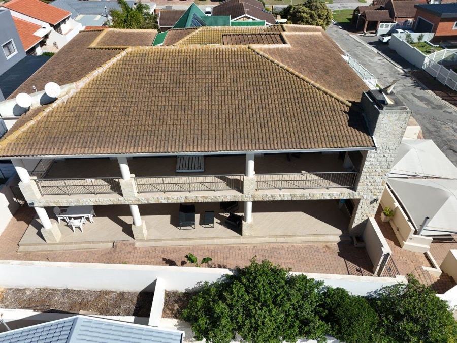 9 Bedroom Property for Sale in Wavecrest Eastern Cape